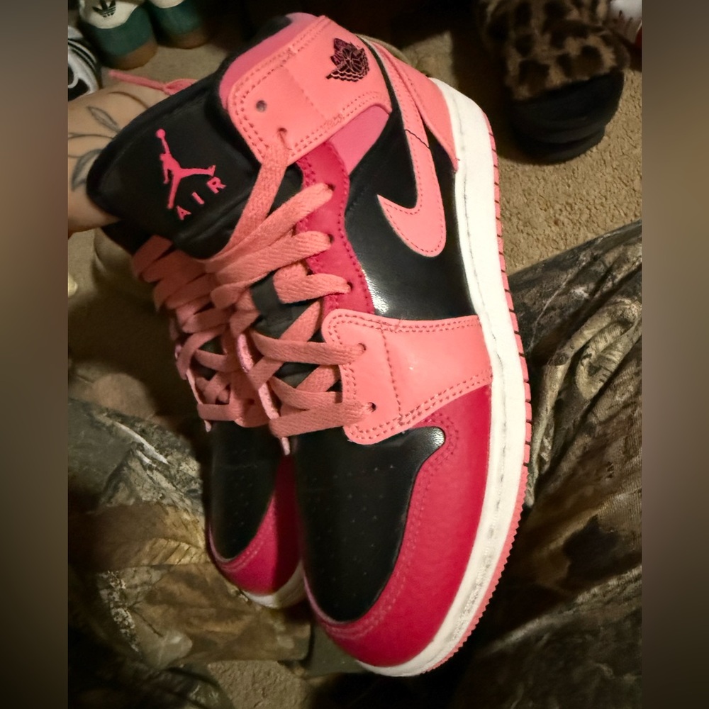 jordan 1 mid